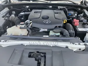 Toyota Hilux 2018 White