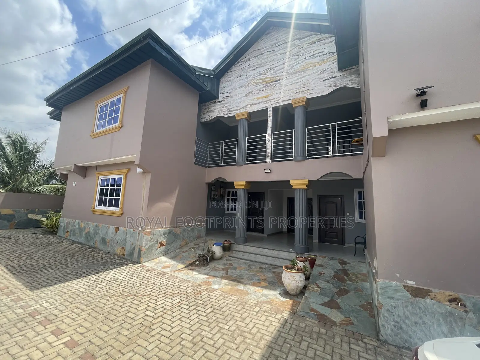 3bedrooms Fully Furnished