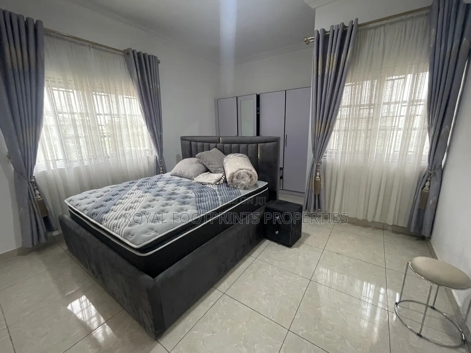 3bedrooms Fully Furnished