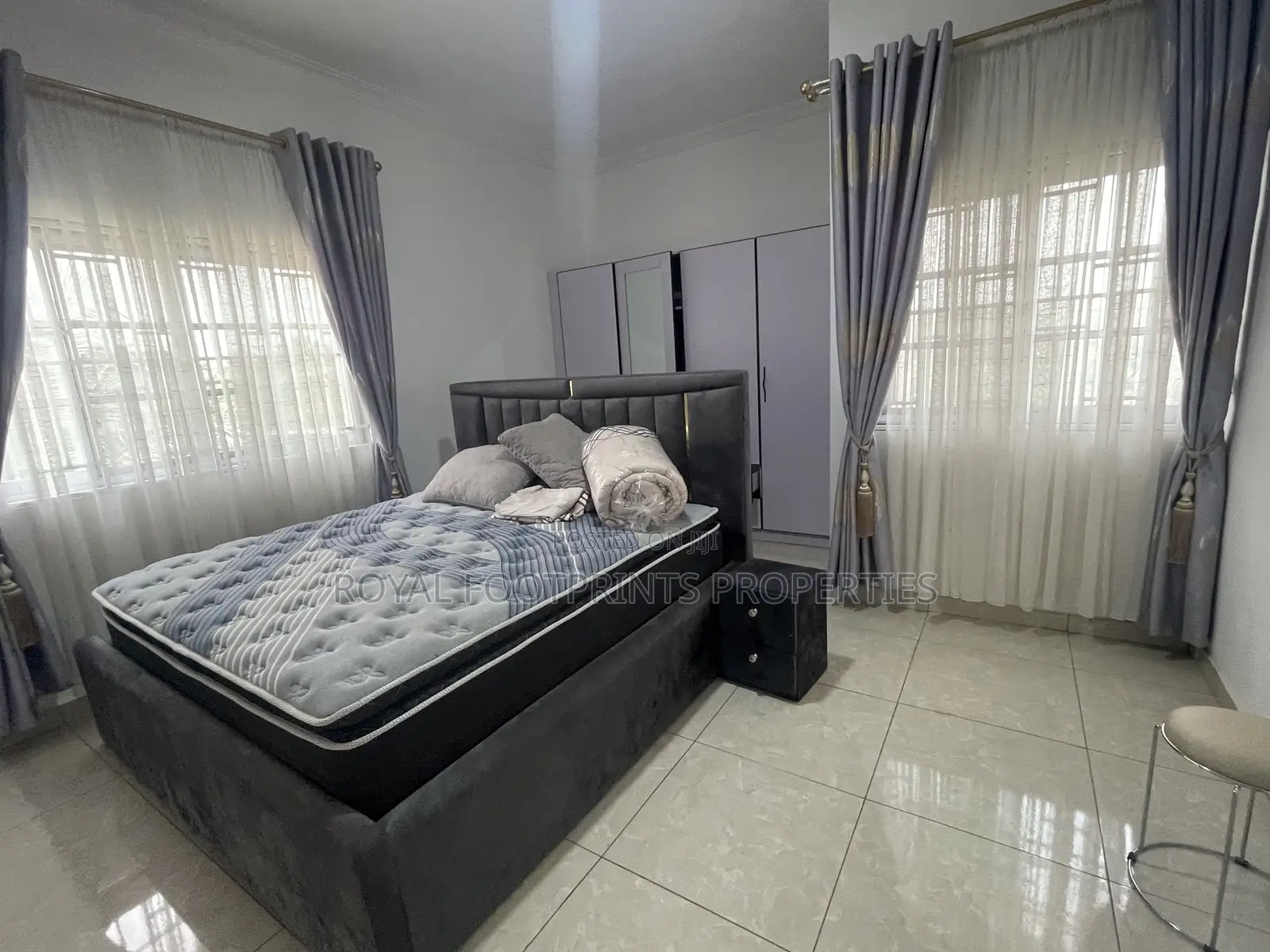 3bedrooms Fully Furnished