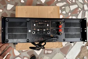 Yamaha P9500 2-Channels Bass Amplifier