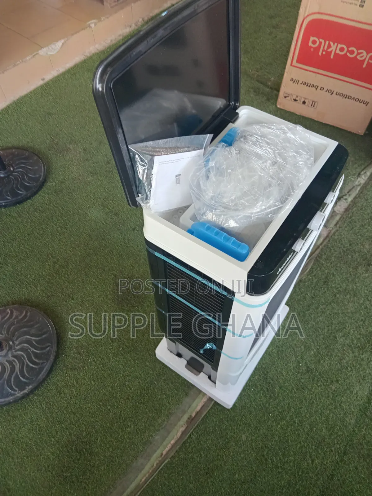 Decakila Premium Cooling Fan – Stylish Design and Strong Airflow