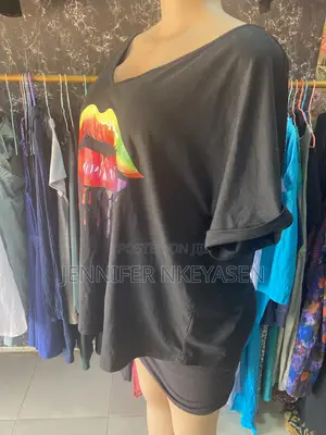 Black Lips Rainbow Top