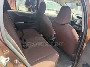 Toyota Vitz 1.3 FWD 5dr 2013 Brown