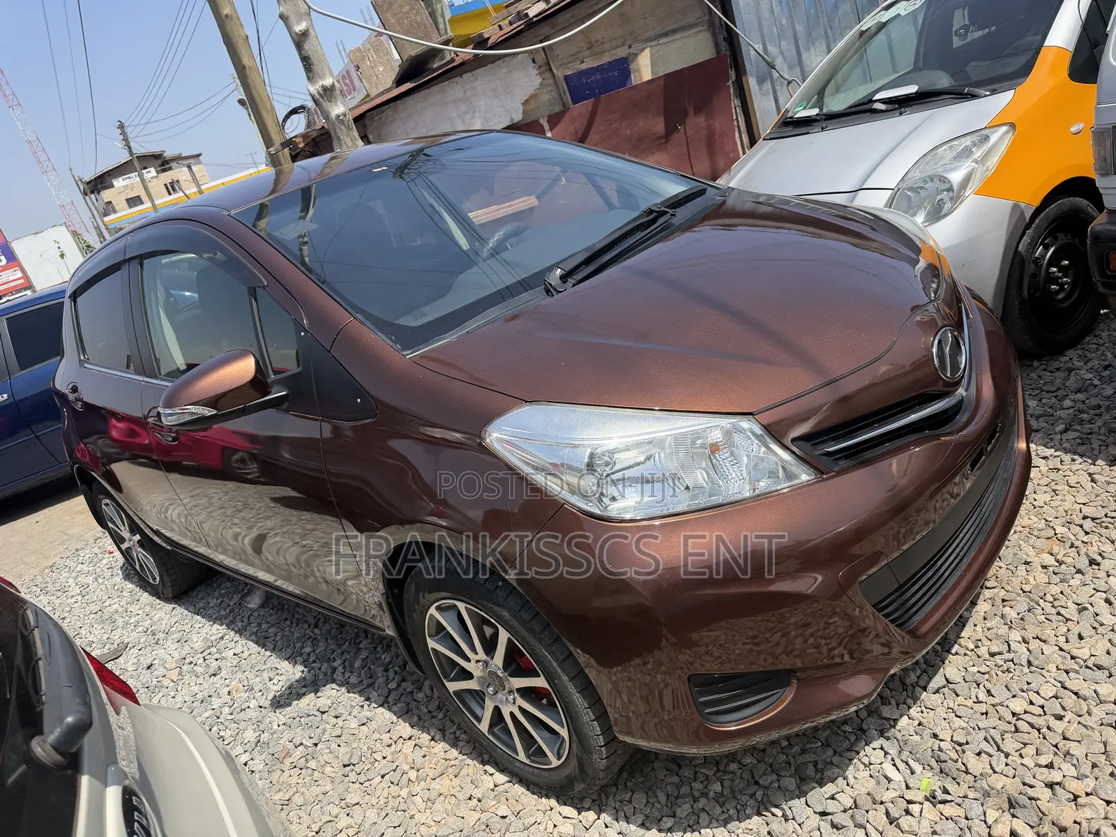 Toyota Vitz 1.3 FWD 5dr 2013 Brown