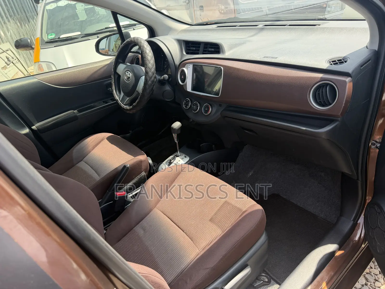 Toyota Vitz 1.3 FWD 5dr 2013 Brown
