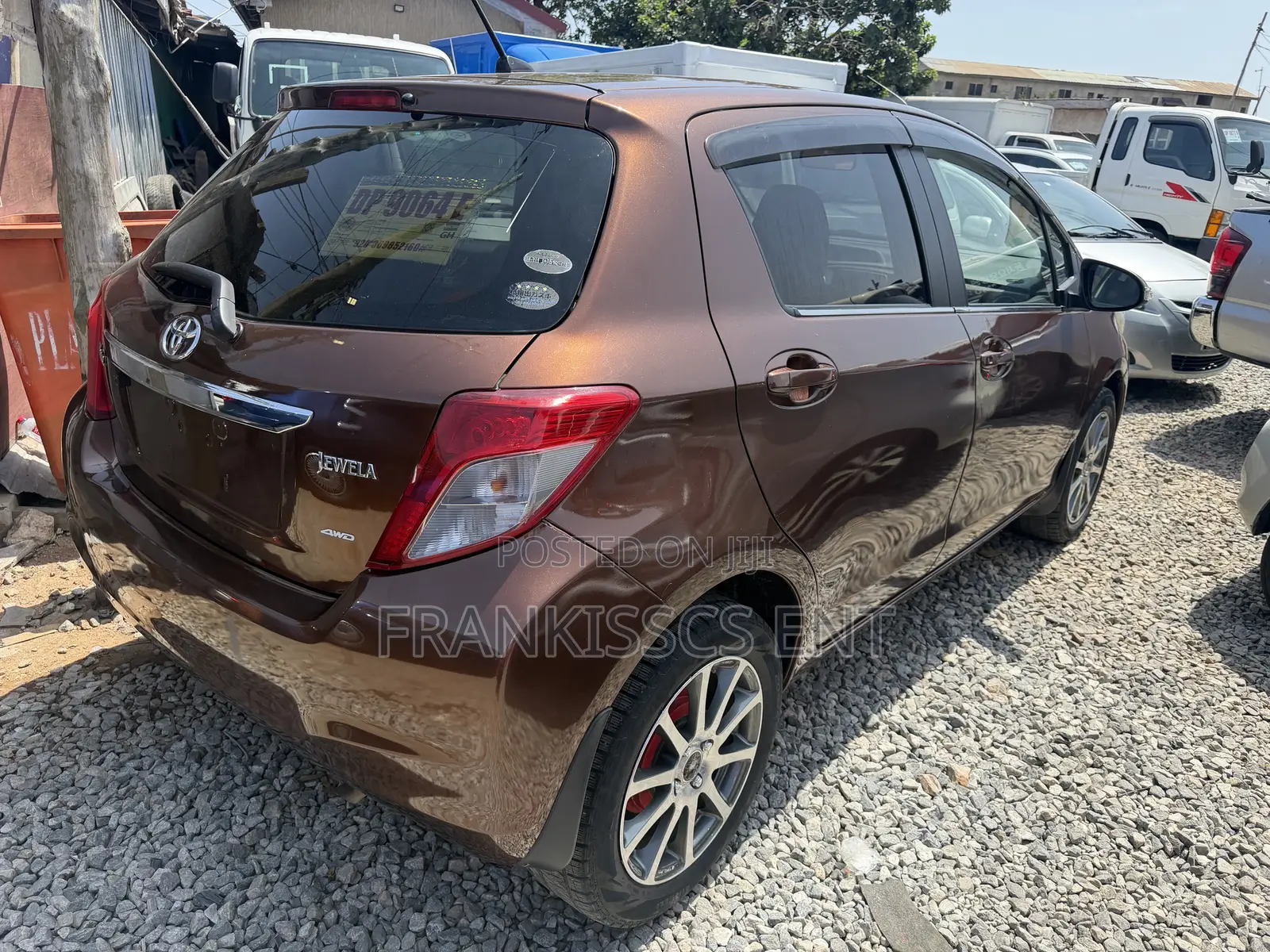 Toyota Vitz 1.3 FWD 5dr 2013 Brown