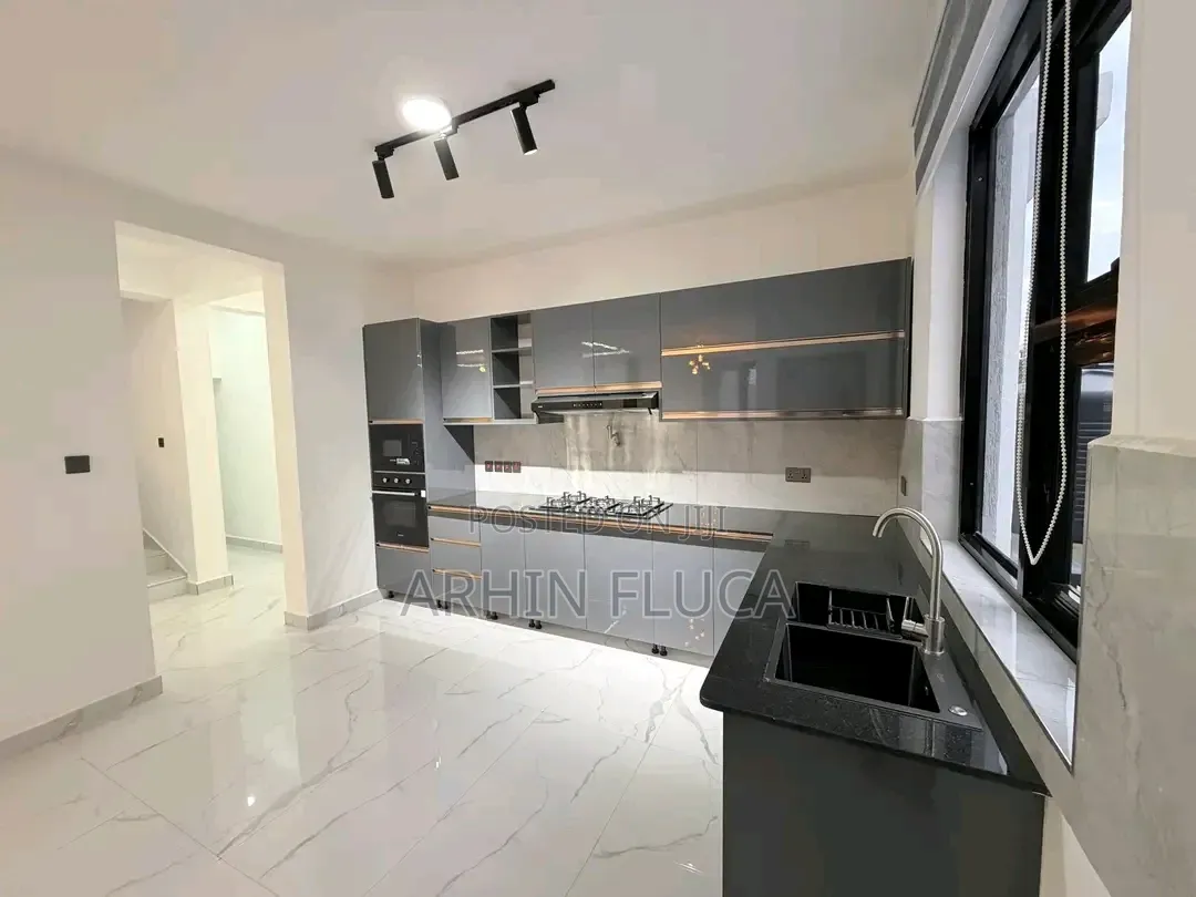 4bdrm House in Ahrin, A&C Mall Area for rent