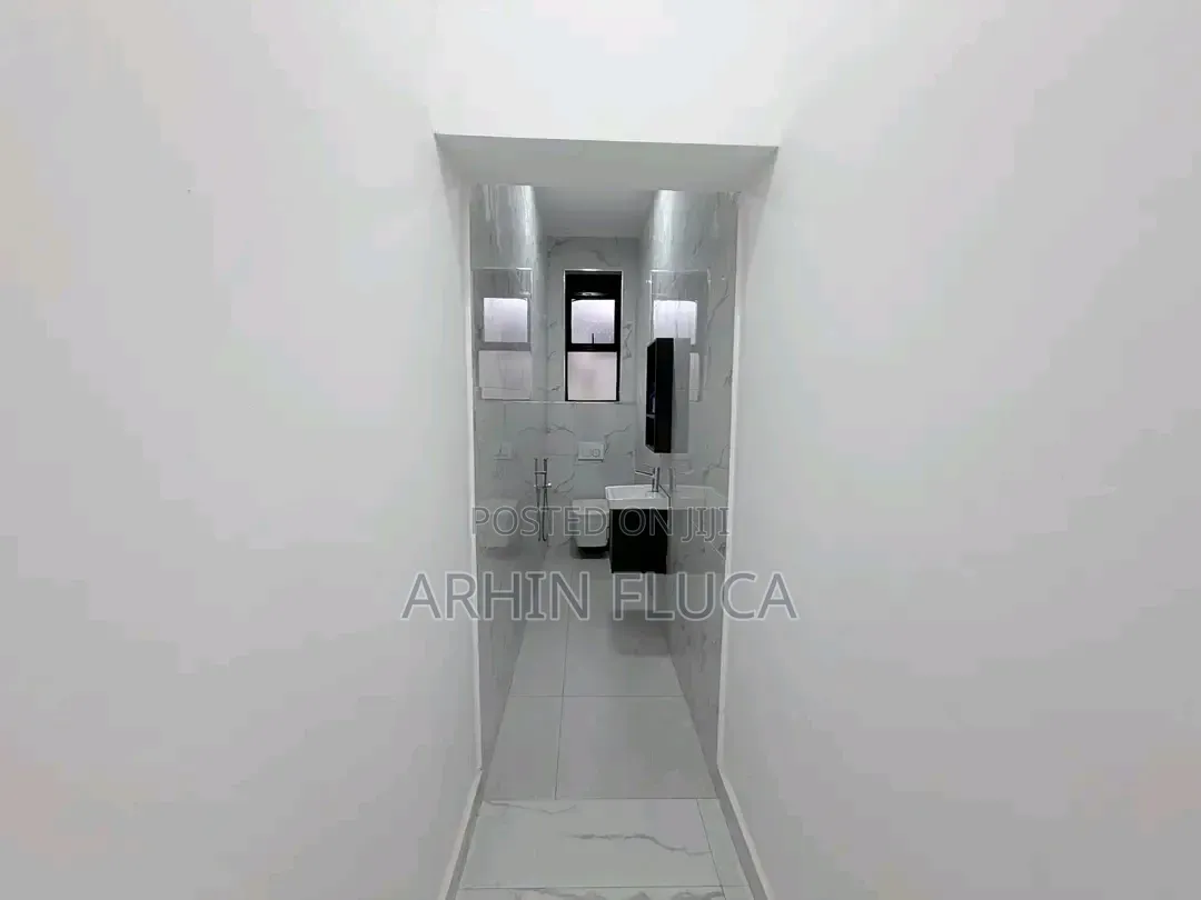 4bdrm House in Ahrin, A&C Mall Area for rent