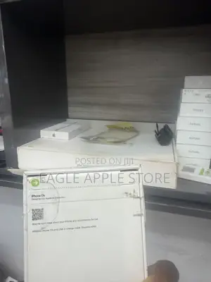 New Apple iPhone 17e 256 GB Pink
