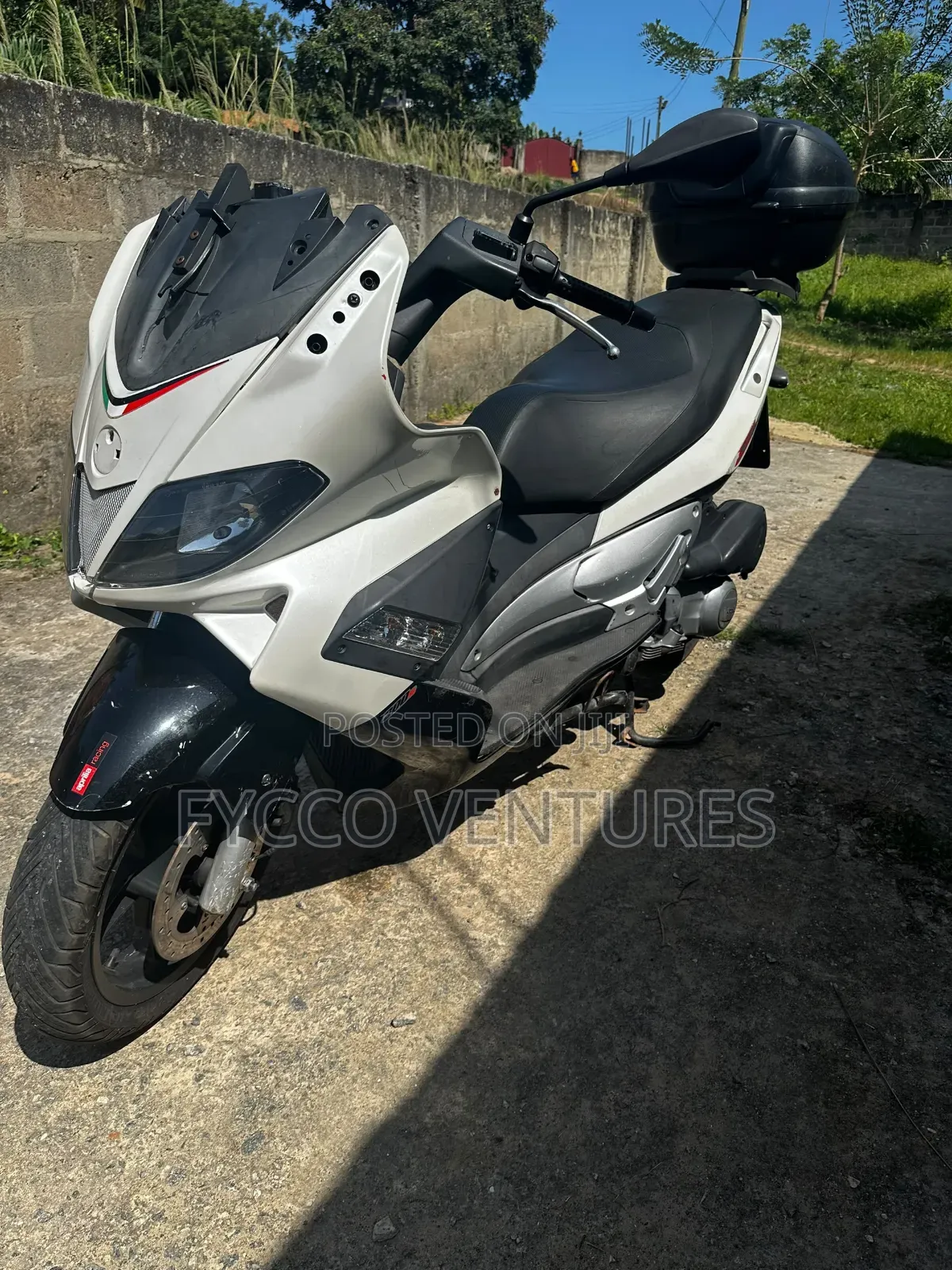 Aprilia SR 2016 White