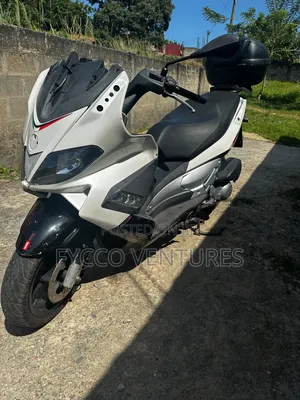 Aprilia SR 2016 White