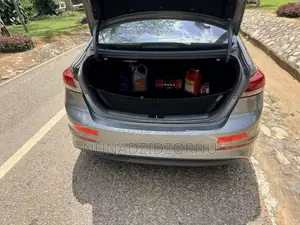 Hyundai Elantra SE 2018 Gray