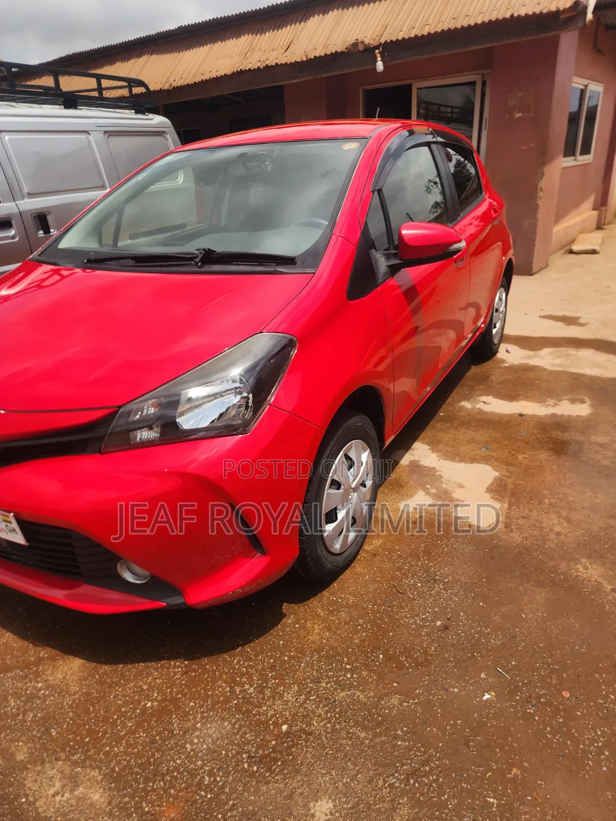 Toyota Vitz 1.3 FWD 3dr 2014 Red