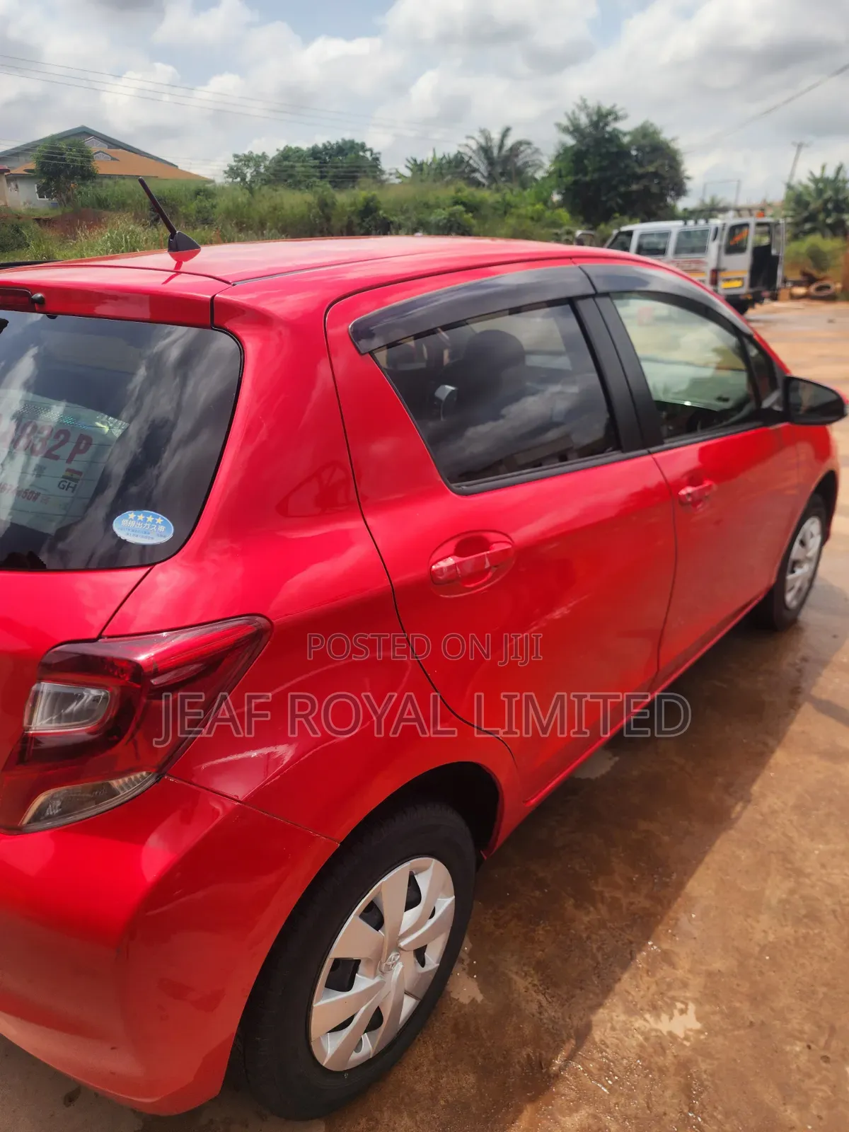 Toyota Vitz 1.3 FWD 3dr 2014 Red