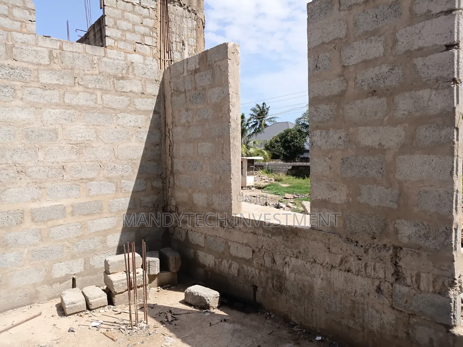 Elegant Uncompleted 3-Bedroom - Adenta