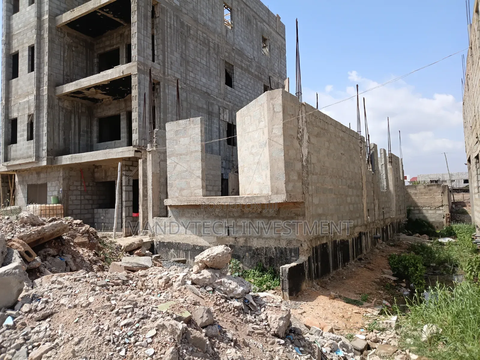 Elegant Uncompleted 3-Bedroom - Adenta