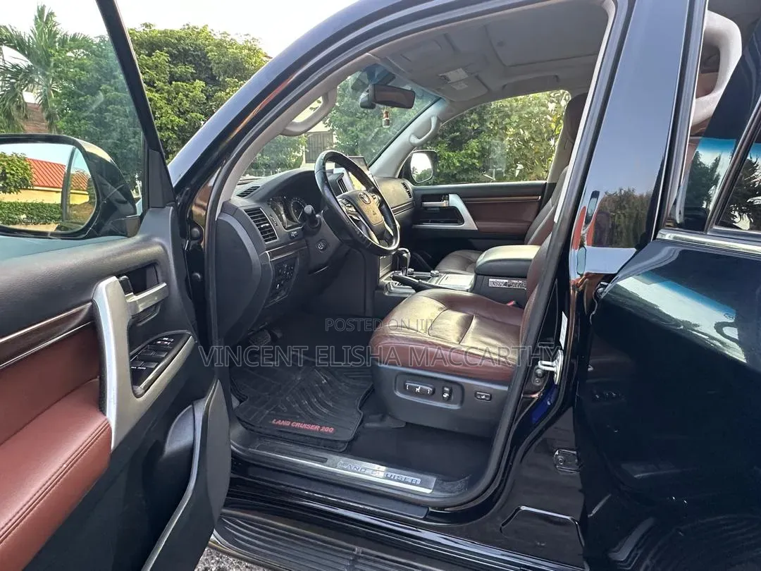 Toyota Land Cruiser 2021 Black