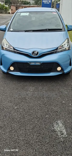 Toyota Vitz 1.3 AWD 5dr 2016 Purple