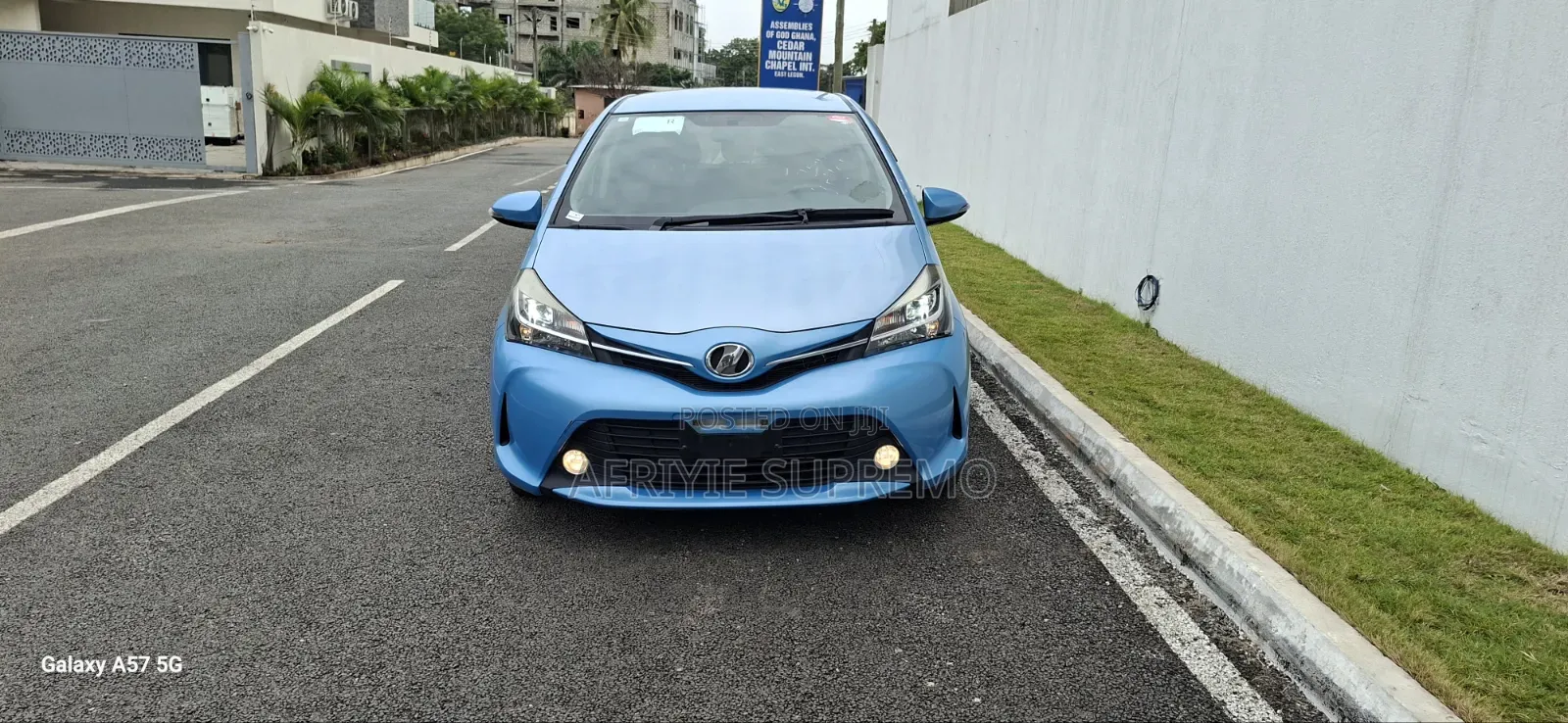 Toyota Vitz 1.3 AWD 5dr 2016 Purple