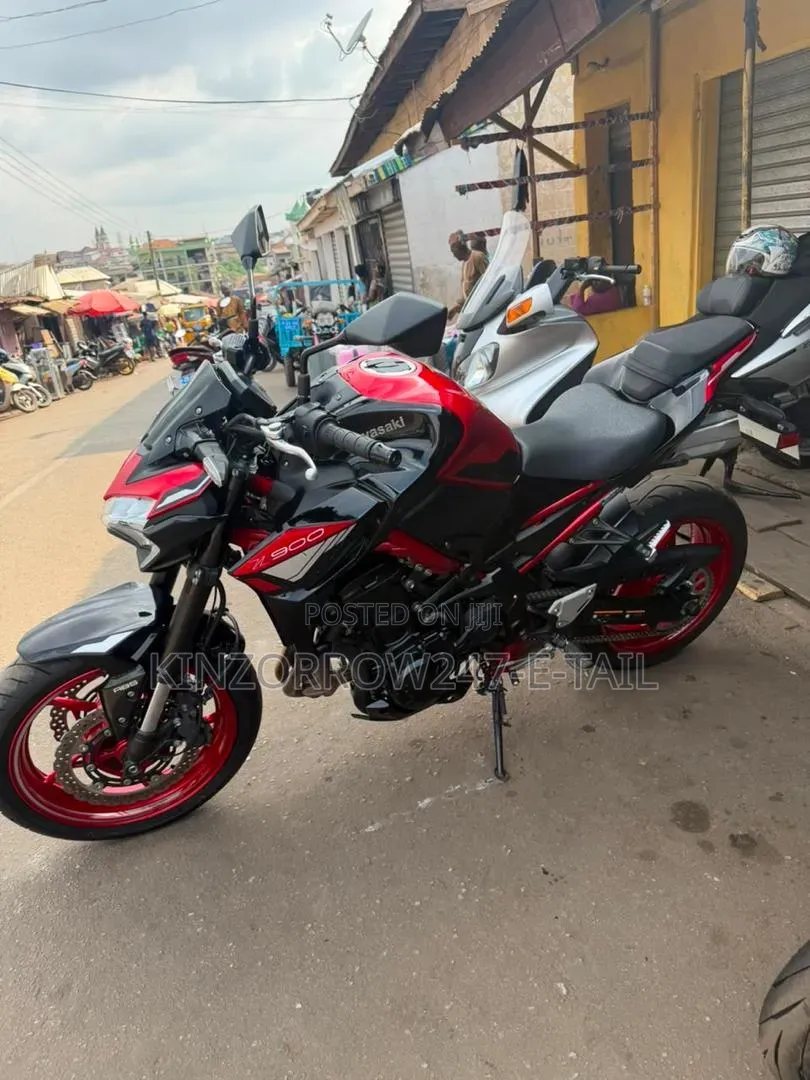 Kawasaki Z900 2024 Red