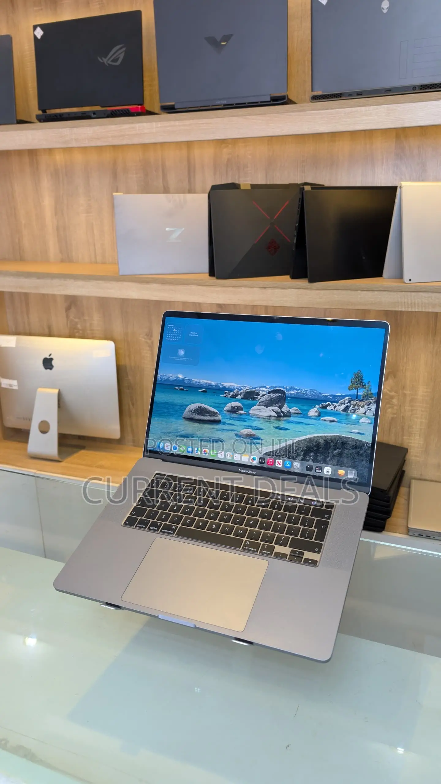 Laptop Apple MacBook Pro 2019 16GB AMD Ryzen 5 SSD 512GB