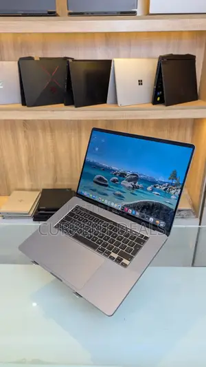 Laptop Apple MacBook Pro 2019 16GB AMD Ryzen 5 SSD 512GB