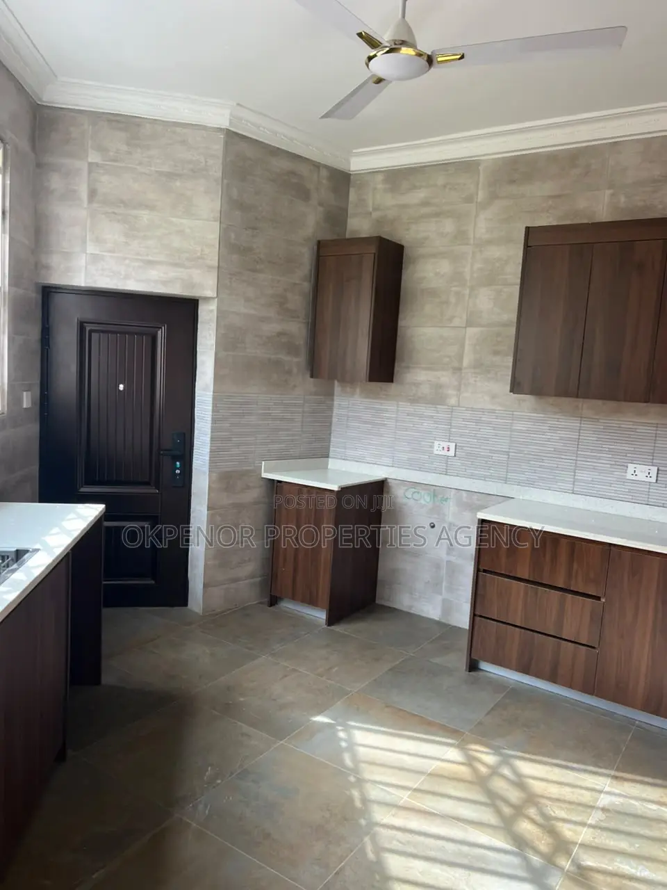 2bdrm Apartment in Tseaddo, Accra Metropolitan for rent