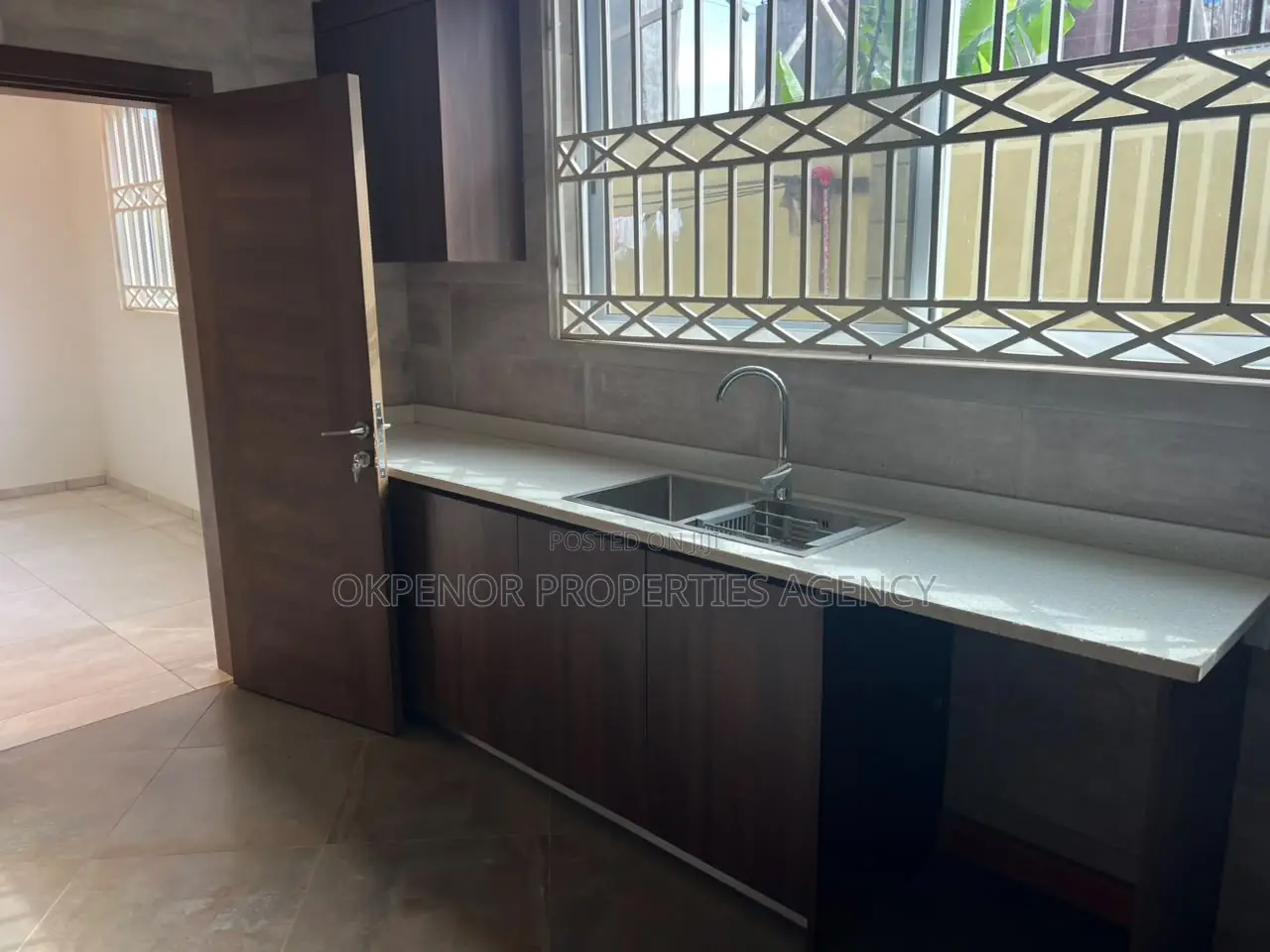2bdrm Apartment in Tseaddo, Accra Metropolitan for rent