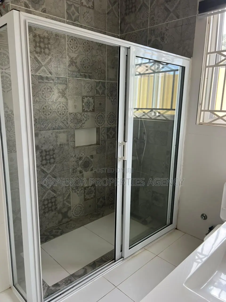 2bdrm Apartment in Tseaddo, Accra Metropolitan for rent