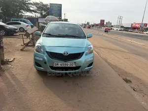 Toyota Yaris 2010 Green