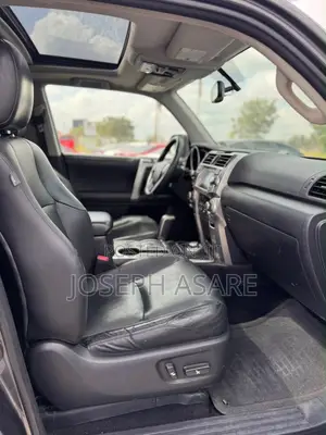 Toyota 4-Runner Limited 4WD 2011