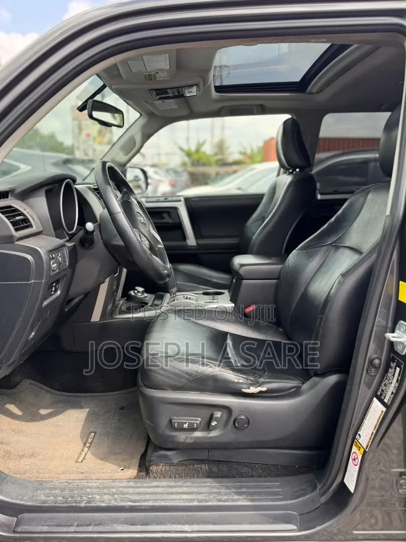 Toyota 4-Runner Limited 4WD 2011