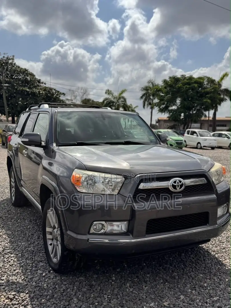 Toyota 4-Runner Limited 4WD 2011