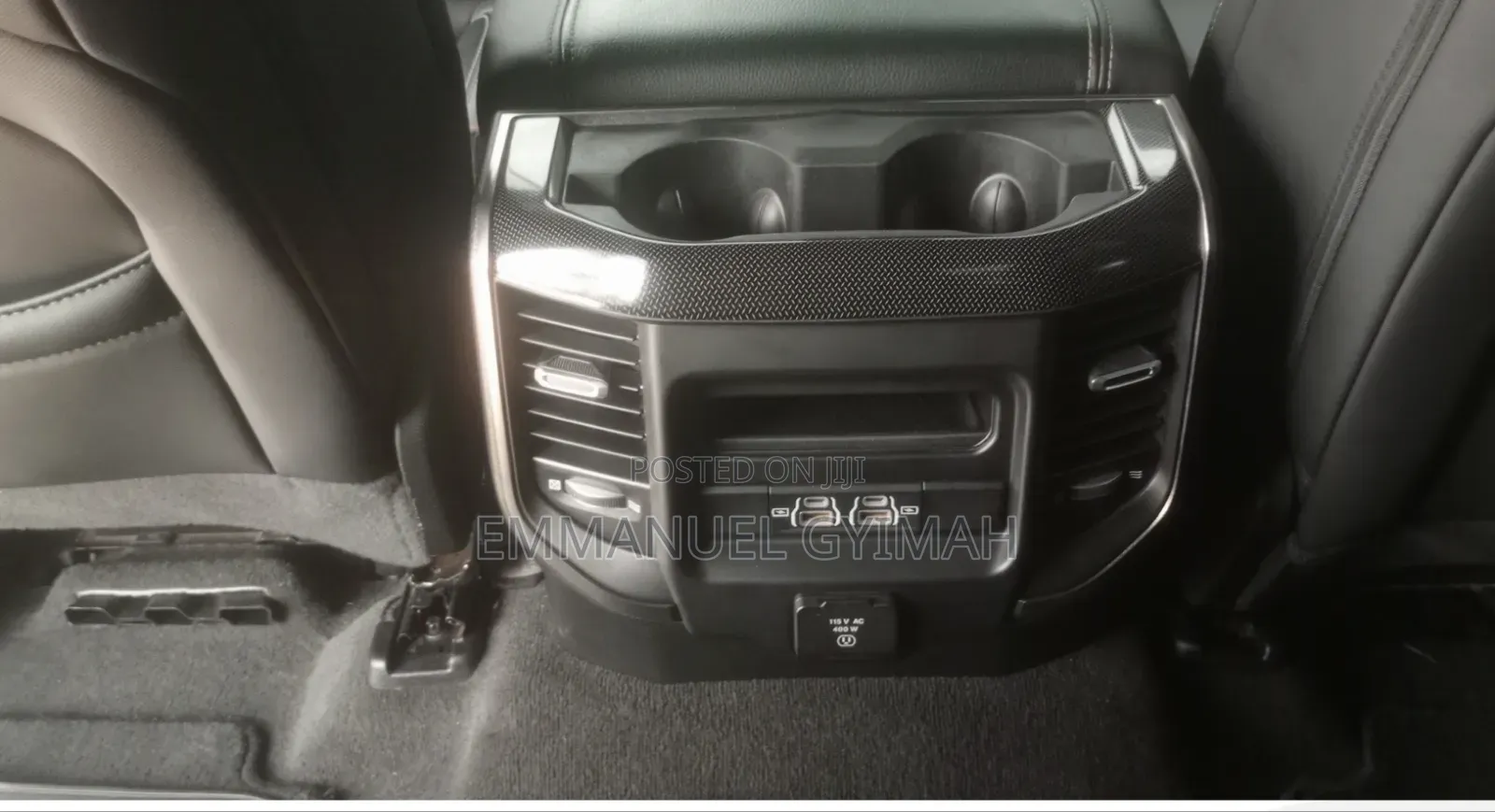 RAM 1500 2022 Black