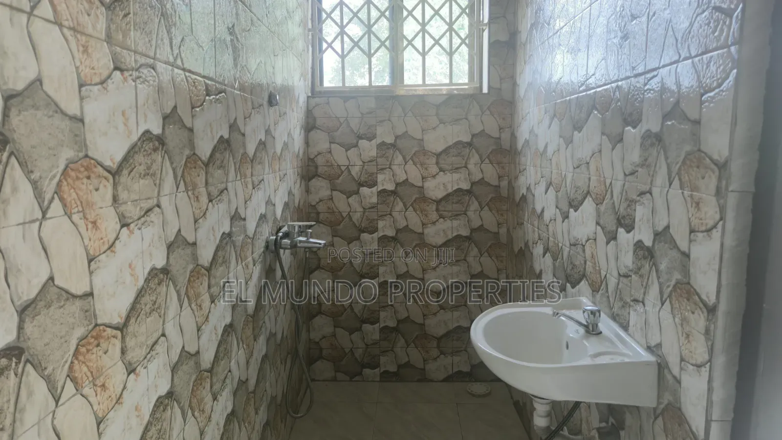 2bdrm Apartment in Atwima Techiman, Kumasi Metropolitan for rent