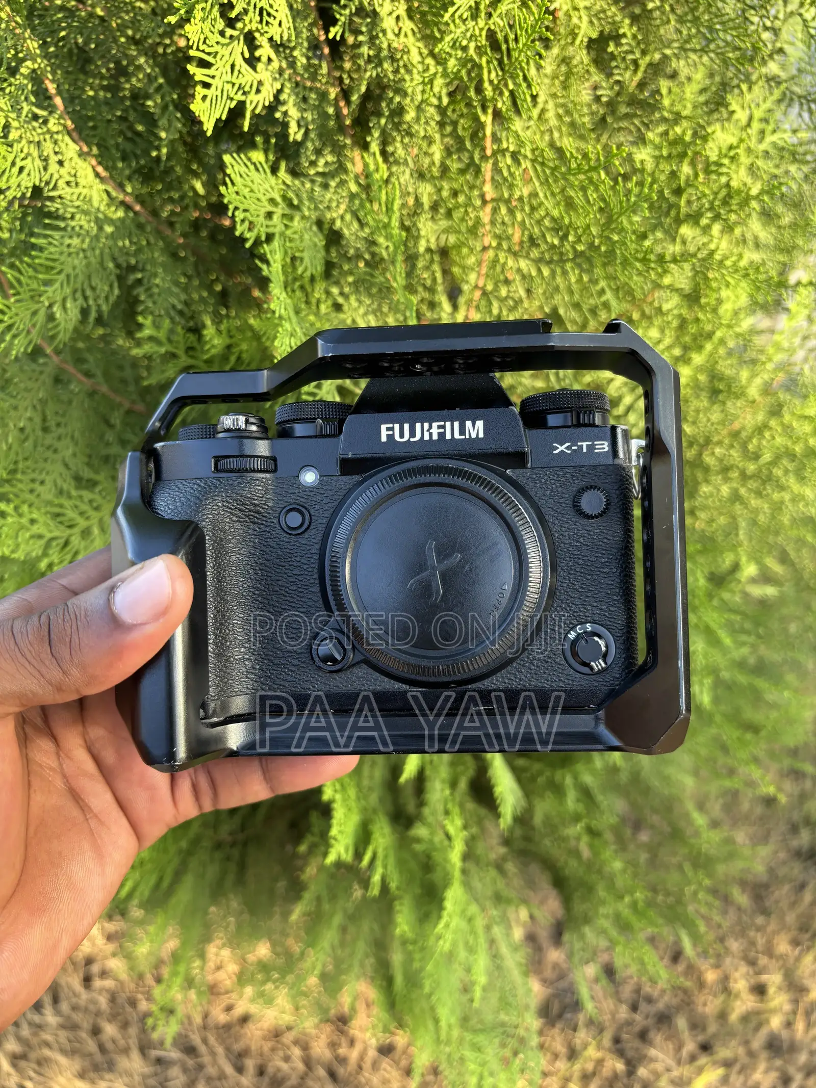 Fujifilm X-T3 Mirrorless Camera (570 Shutter Count) + SmallRig Cage