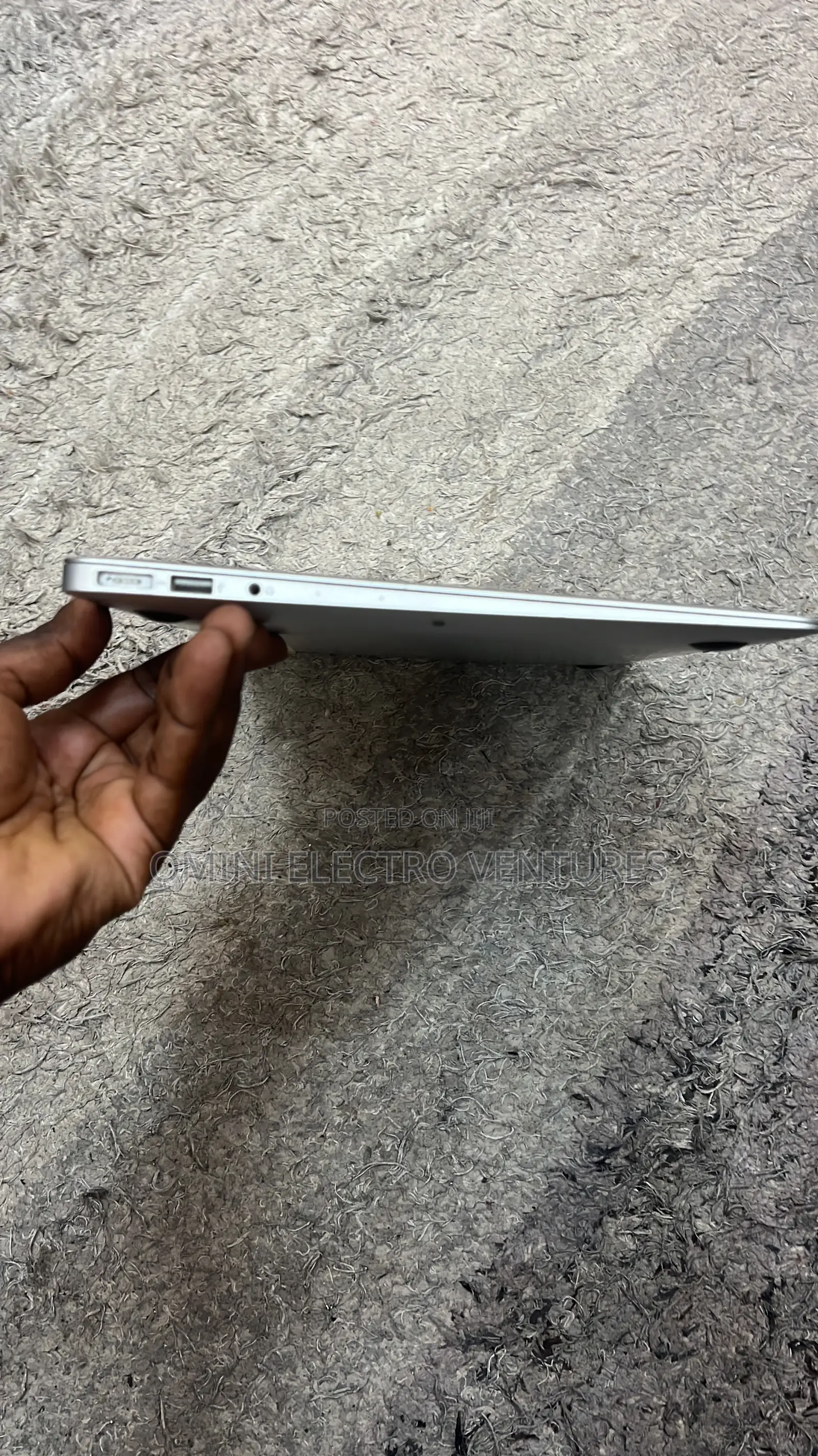 Laptop Apple MacBook Air 4GB Intel Core i5 HDD 128GB