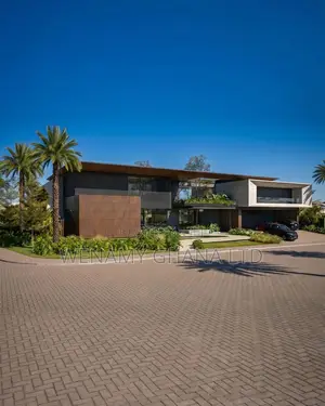 6bdrm Duplex in Accra Metropolitan for sale