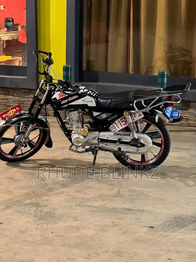 New Royal RY125 2026 Black