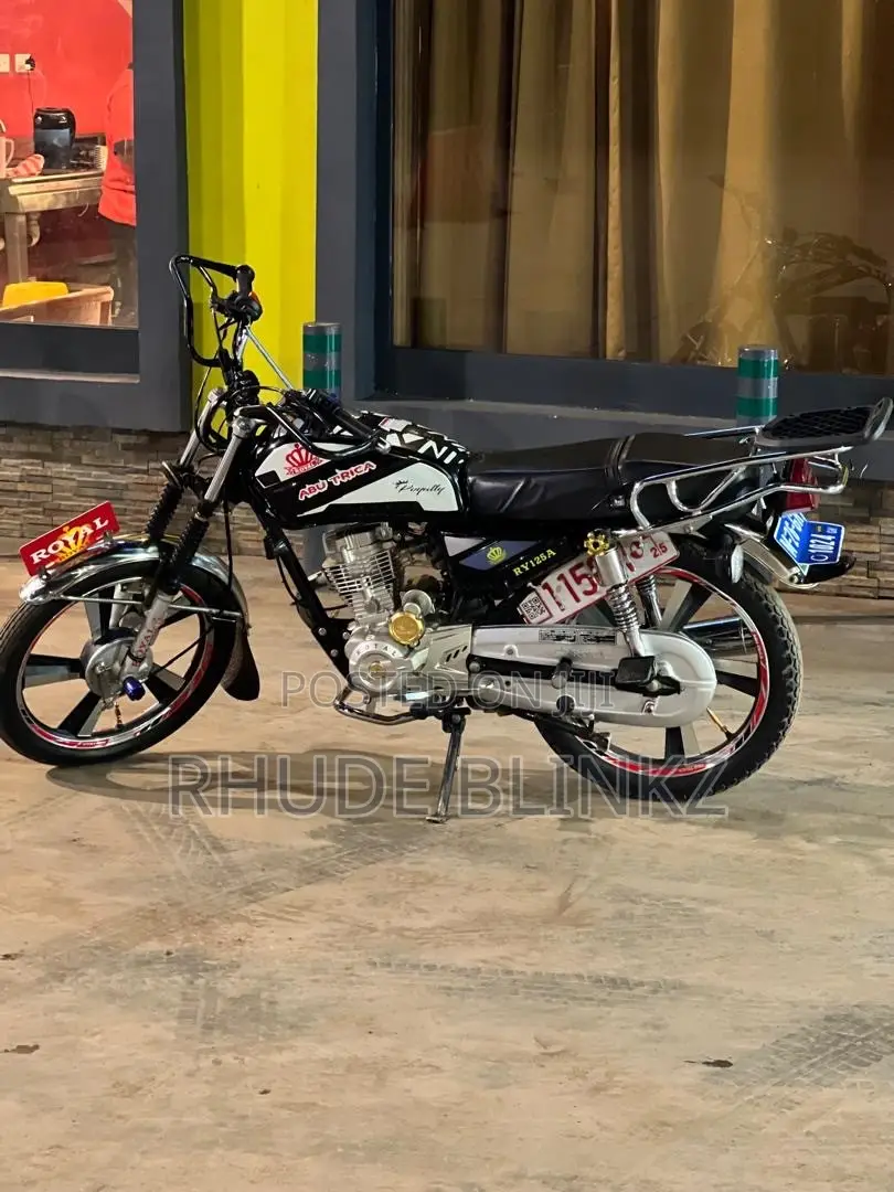 New Royal RY125 2026 Black
