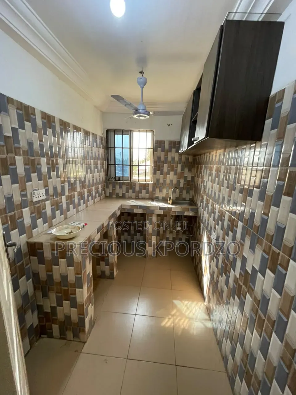 1bdrm Room & Parlour in Lakeside Estate for rent