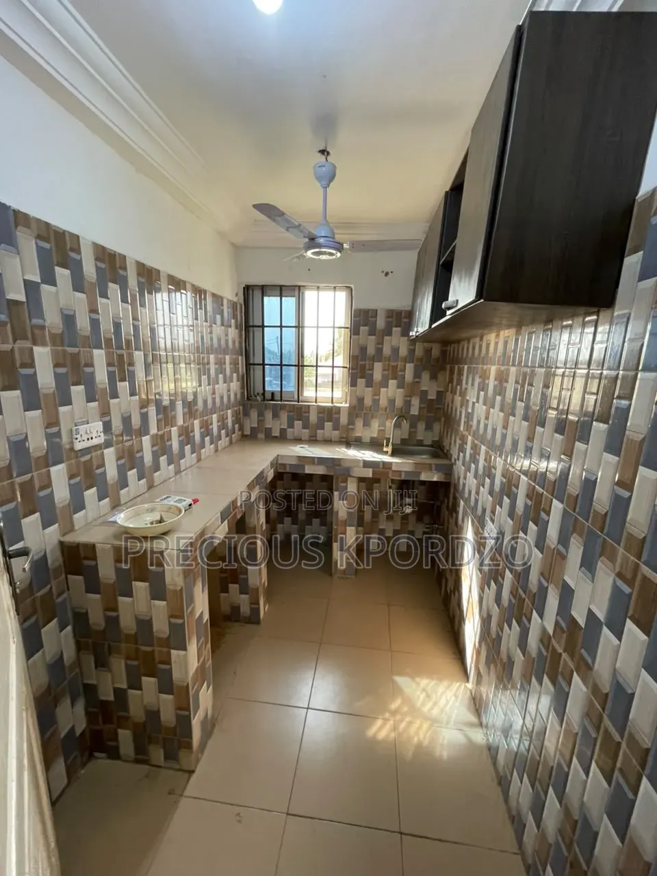 1bdrm Room & Parlour in Lakeside Estate for rent