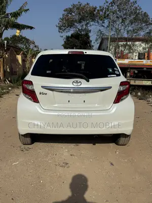 Toyota Vitz 2015 White