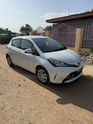 Toyota Vitz 2015 White