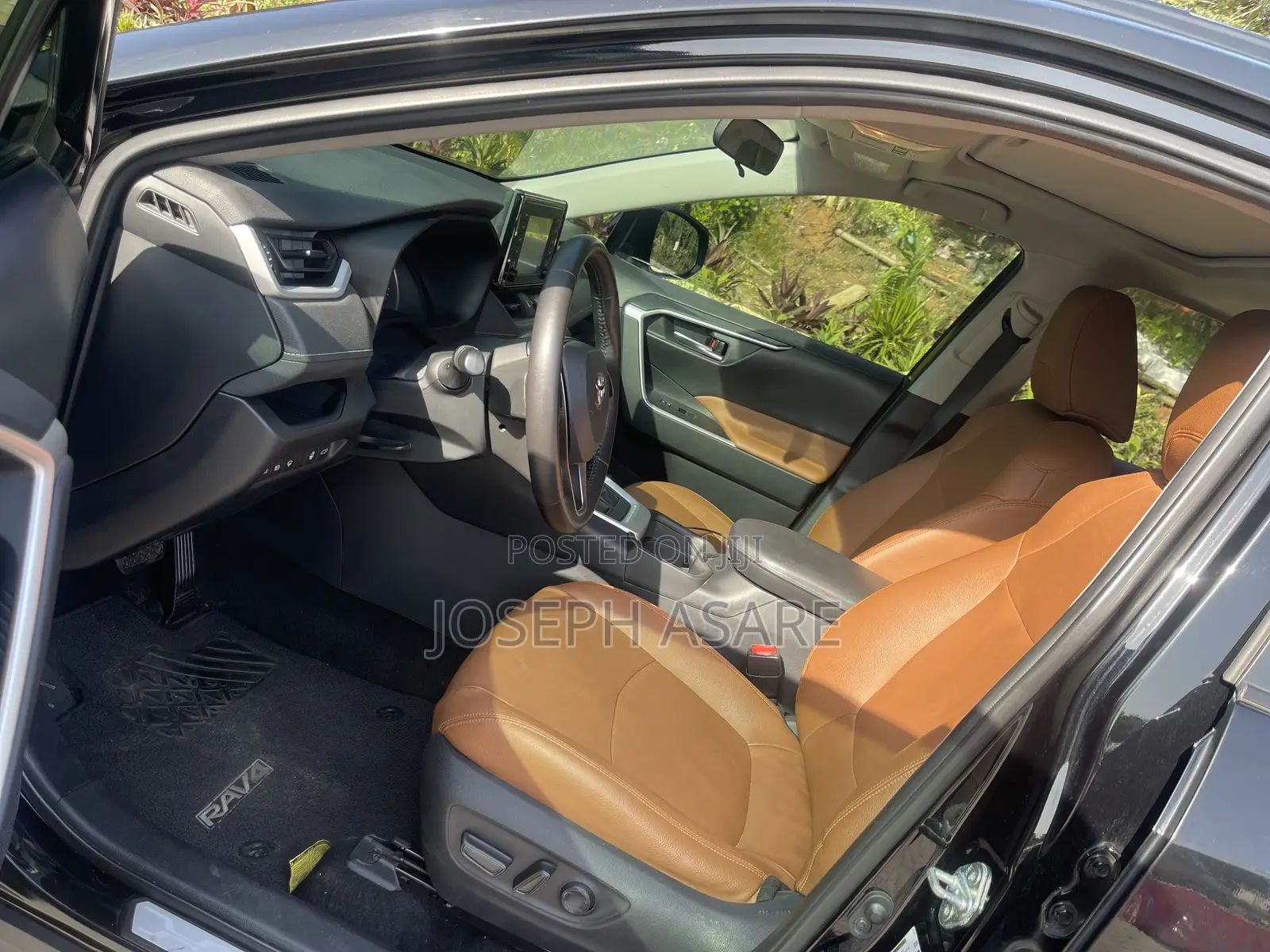 Toyota RAV4 XLE 2022 Black