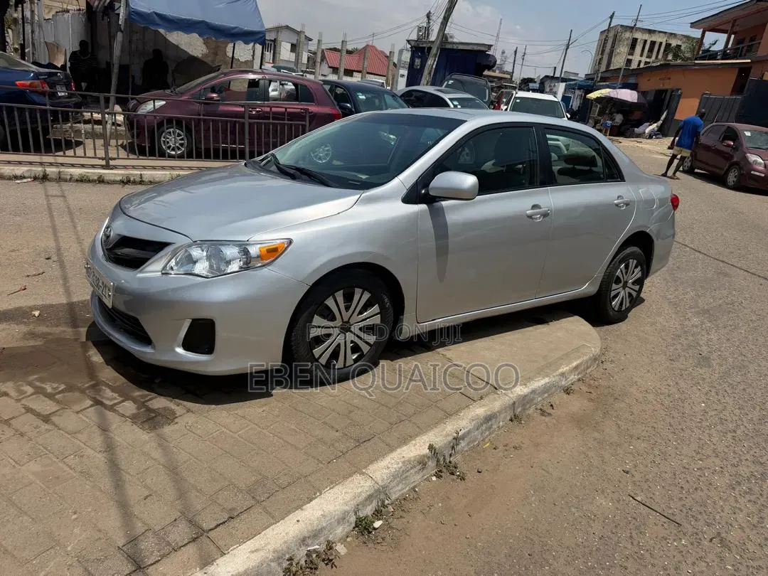Toyota Corolla 2012 Silver