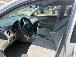 Toyota Corolla 2012 Silver