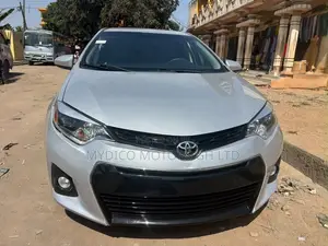 Toyota Corolla LE 4dr Sedan (1.8L 4cyl CVT) 2016 Silver