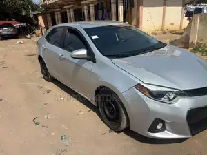 Toyota Corolla LE 4dr Sedan (1.8L 4cyl CVT) 2016 Silver